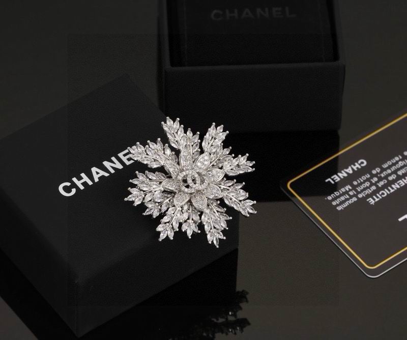 Chanel Brooch 02yxs36